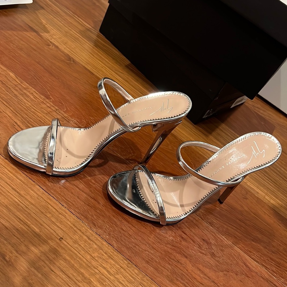 Giuseppe Zanotti silver mule